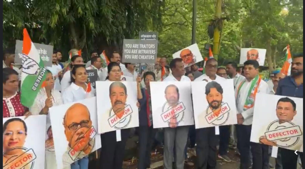 Goa Congress protesting against the mass defections of 2022.