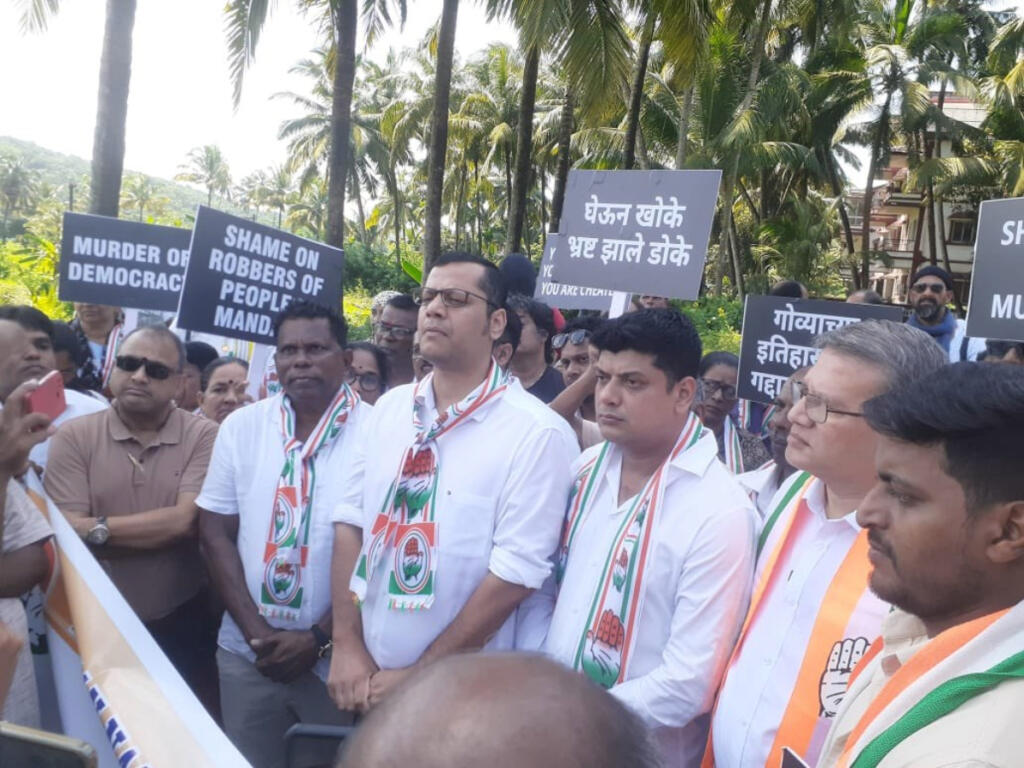 Goa Congress protesting against the mass defections of 2022