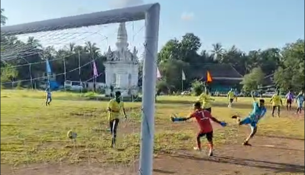 The action on the field was thick and fast between St. Anthony FC and SC Davorlim. 