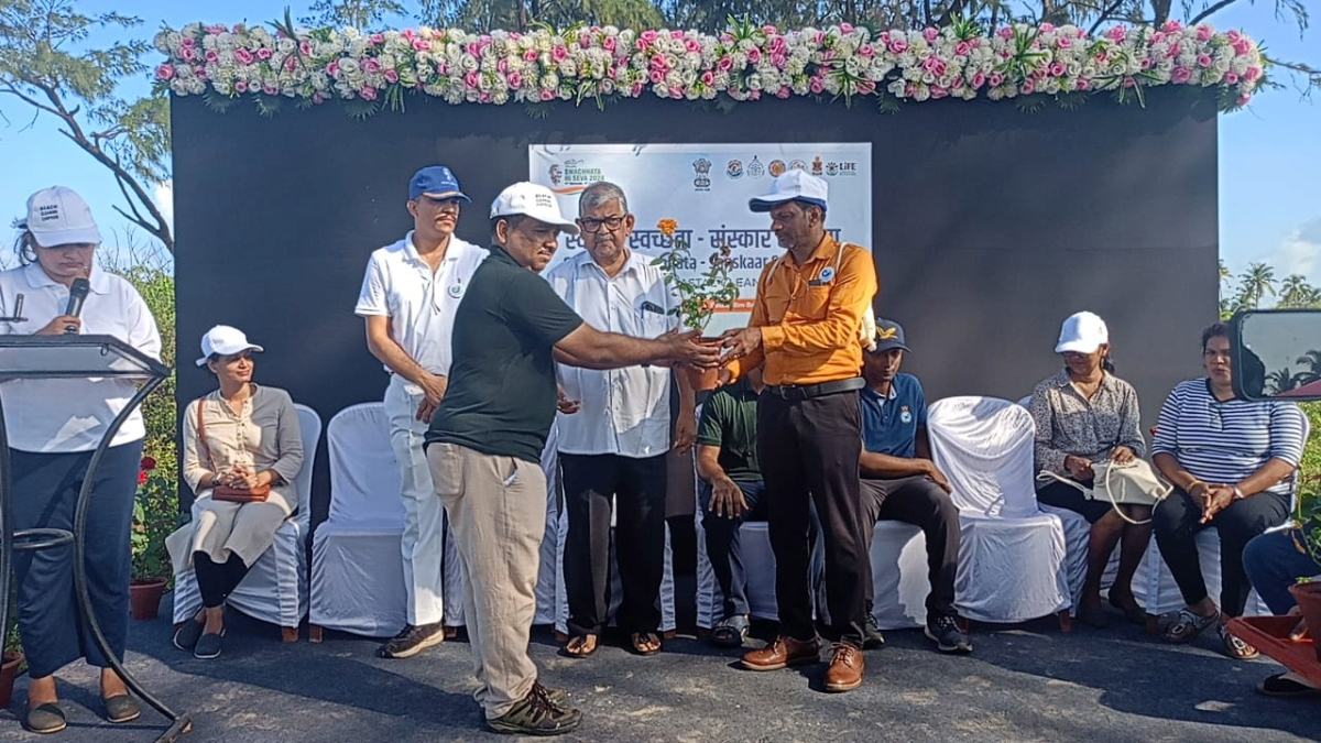 G20 Presidency Shines: Goa’s Betalbatim Beach Sparkles in International Clean-Up Day 2024