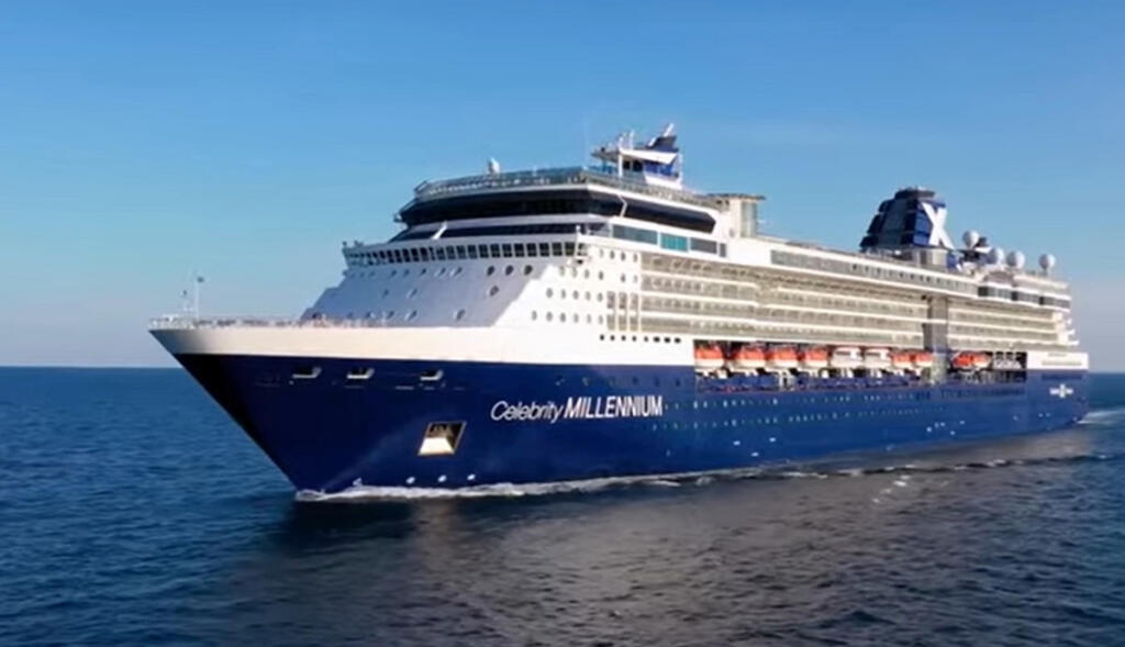 Celebrity Millennium runs through Mormugao port on it's itinerary