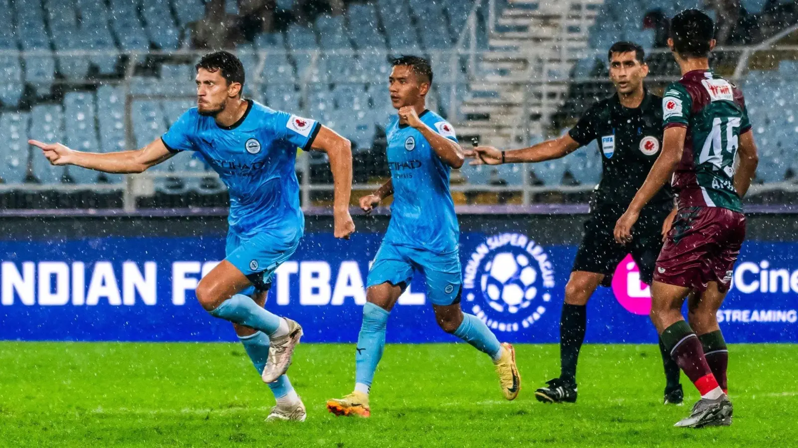 Mumbai City FC Stages Dramatic Comeback in ISL Season Opener