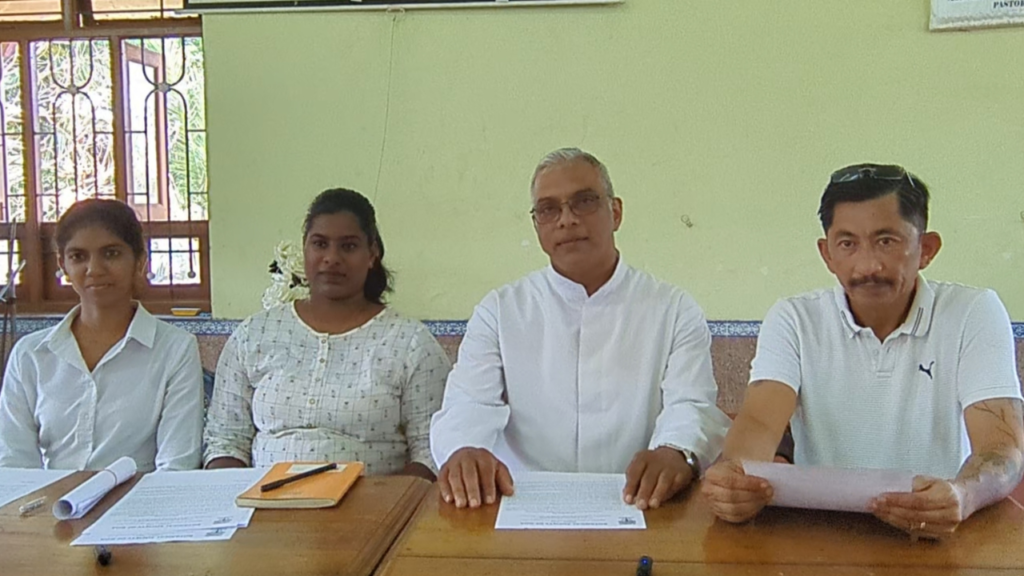 Konkan Fruit Fest team, Lisa Pinheiro, Estella Pires, Fr. Gabriel Coutinho, Daniel D'Souza. 