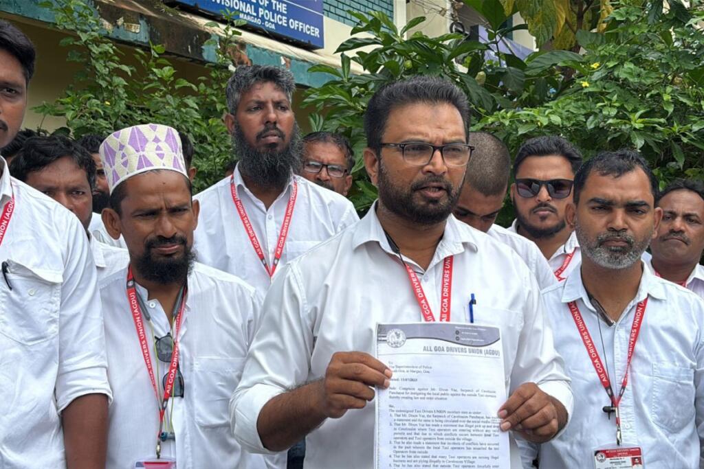 All Goa Drivers Union President Muzaffar addressing the press. (Pic: HJ Staff)