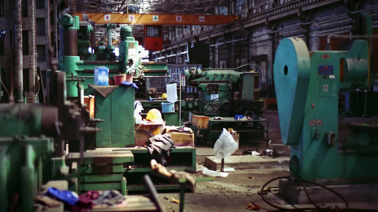 India Manufacturing PMI falls to two-year low in December