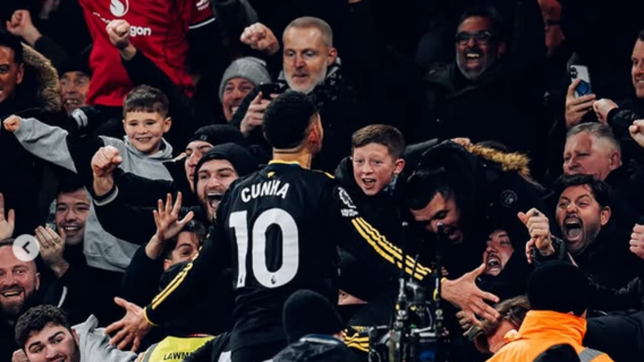 Manchester United Beat Arsenal 3–2 at Emirates to Move Into Fourth