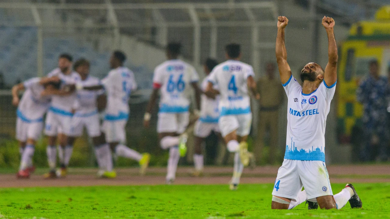 Jamshedpur FC Beat East Bengal 2-1 in Kolkata Thriller