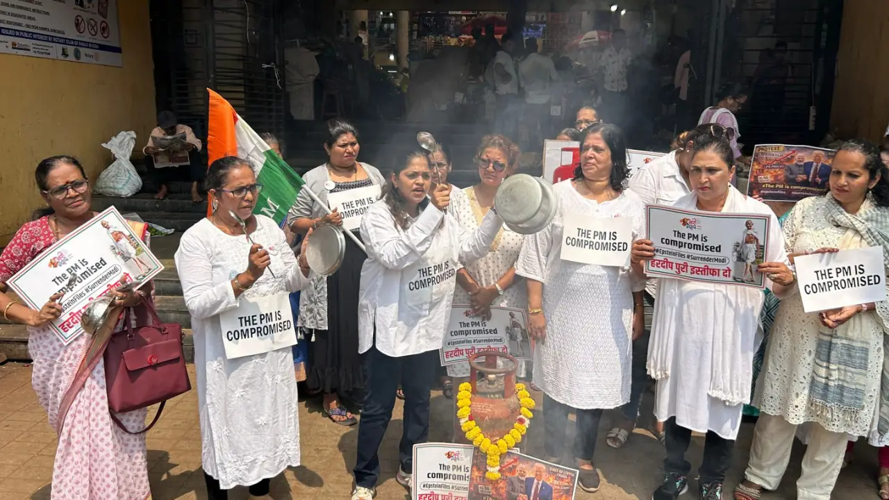 Goa Mahila Congress Protests LPG Shortage in Panaji