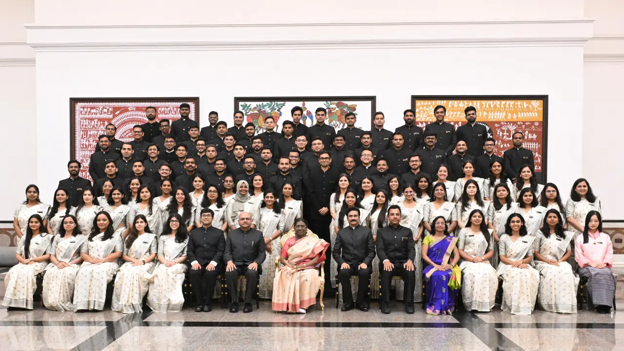 President Murmu Meets IRS Officer Trainees at Rashtrapati Bhavan