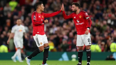 Manchester United Fall 1-2 to Leeds, Martinez Sees Red