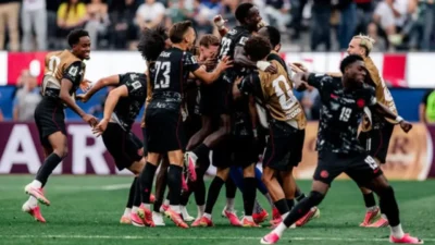 Canada beat South Africa to reach World Cup last 16