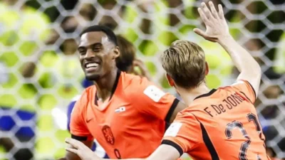 Japan Fight Back Twice to Hold Netherlands in World Cup Opener