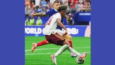 Spain beat France 2-0 to reach World Cup final